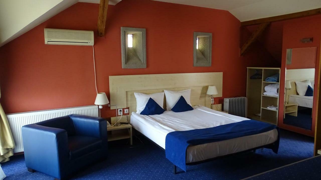 Casa Elysee Hotel Deva Esterno foto