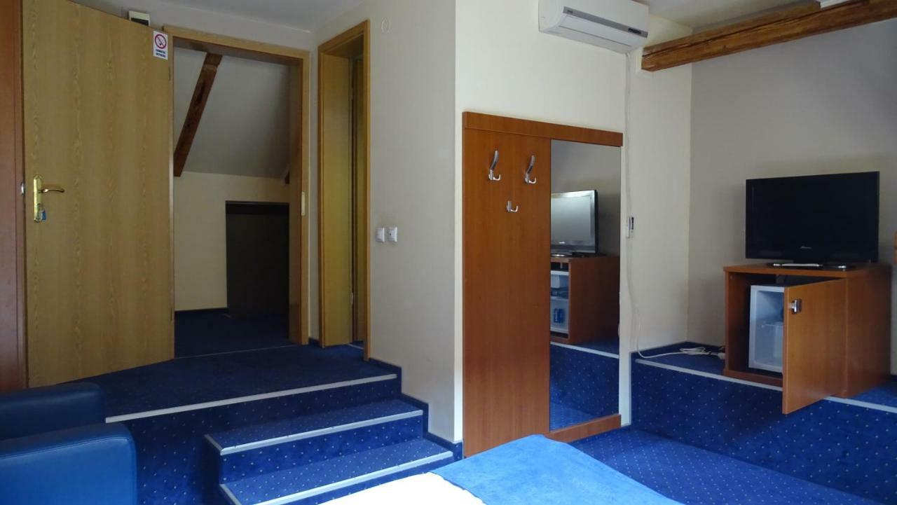 Casa Elysee Hotel Deva Esterno foto