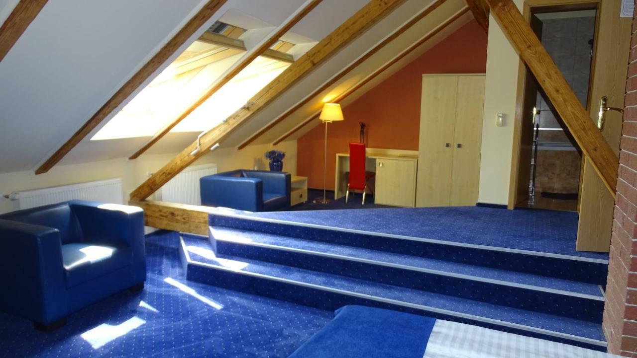 Casa Elysee Hotel Deva Esterno foto