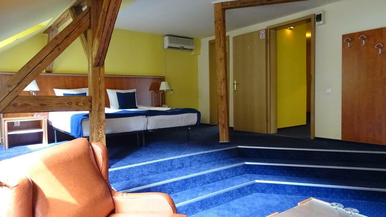 Casa Elysee Hotel Deva Esterno foto
