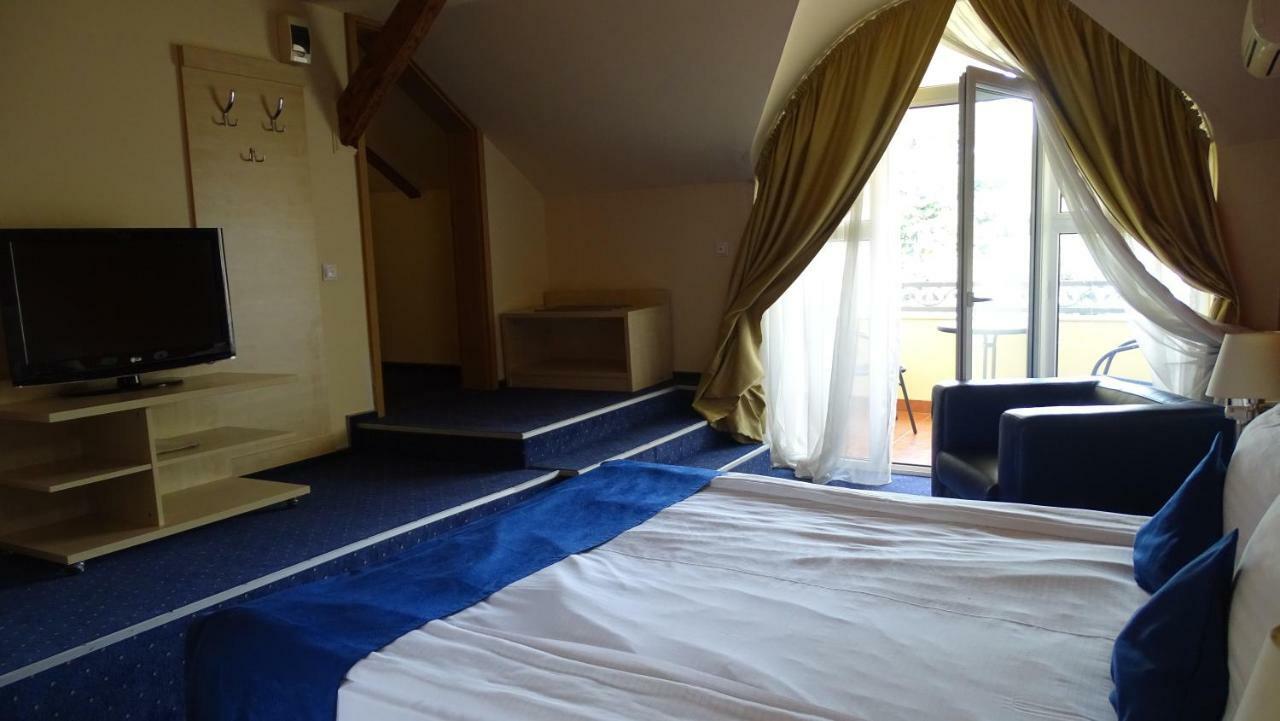 Casa Elysee Hotel Deva Esterno foto